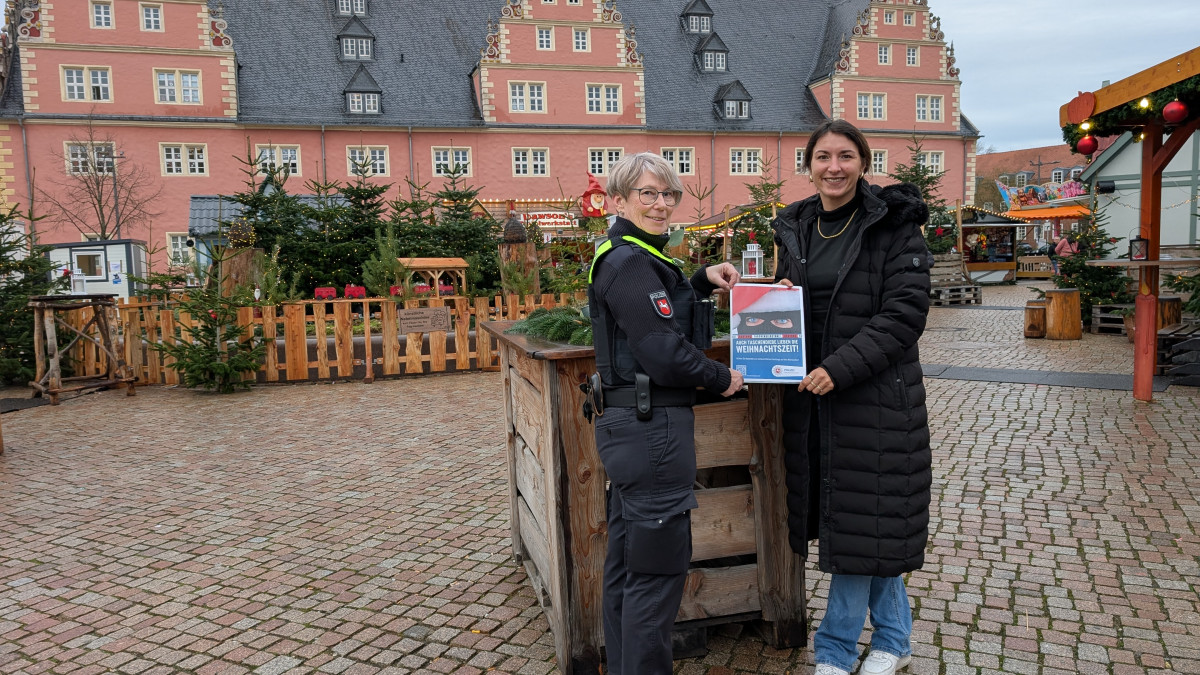 Taschendiebe-auf-dem-Weihnachtsmarkt-Aufkl-rungskampagne-der-Polizei