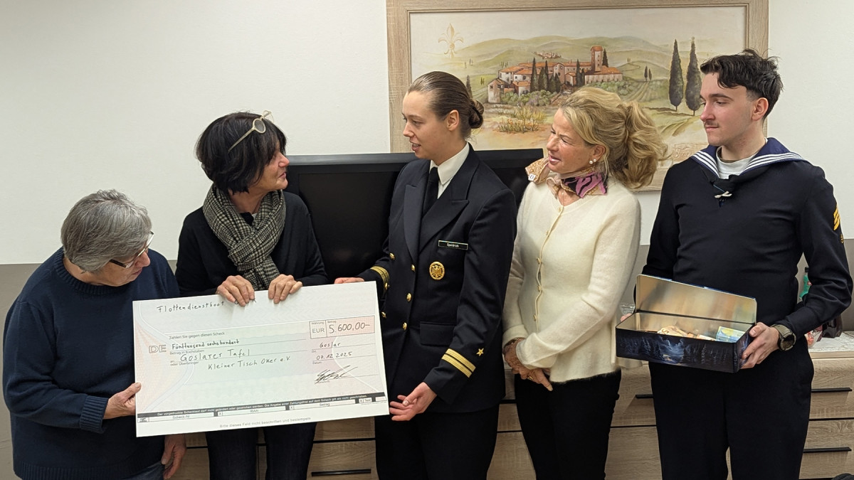 Gl-hwein-f-r-den-guten-Zweck-Hohe-Spendensumme-f-r-die-Tafel