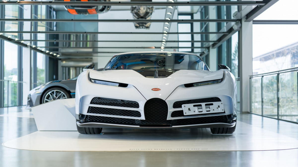 Den-Mythos-Bugatti-im-Zeithaus-erleben