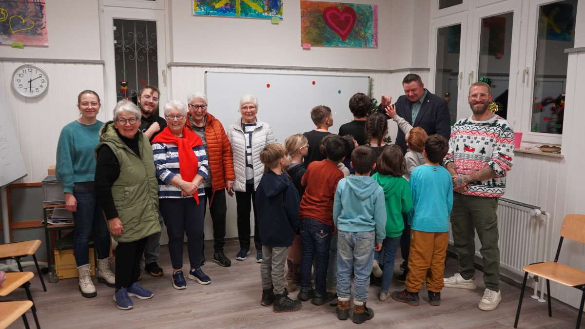 Bescherung-im-Badehaus-Bewusstes-Zeichen-der-Wertsch-tzung