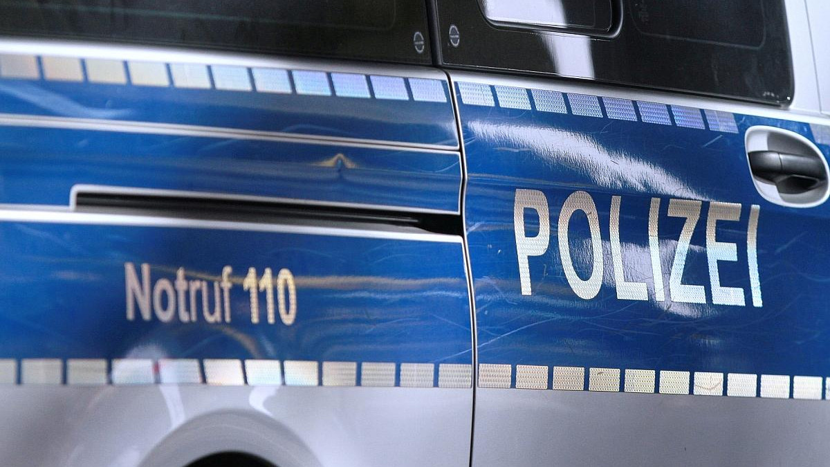 Hinterh-ltiger-Angriff-R-uber-schubst-Seniorin-und-klaut-Handtasche