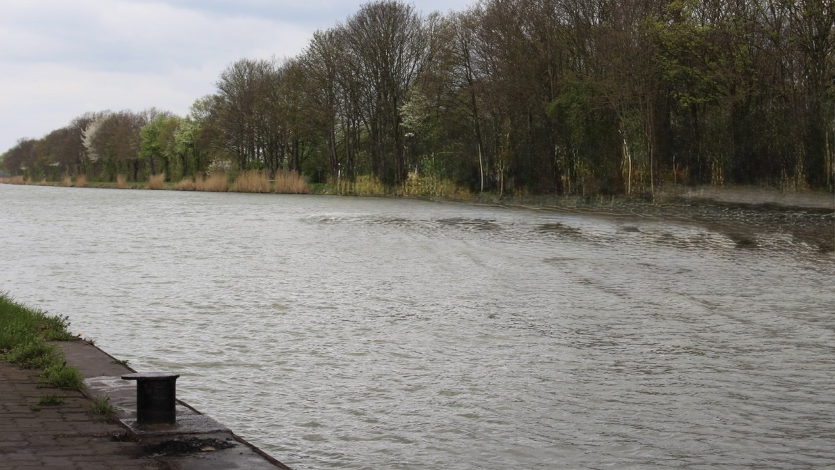Frachtschiffe-kollidieren-auf-Mittellandkanal