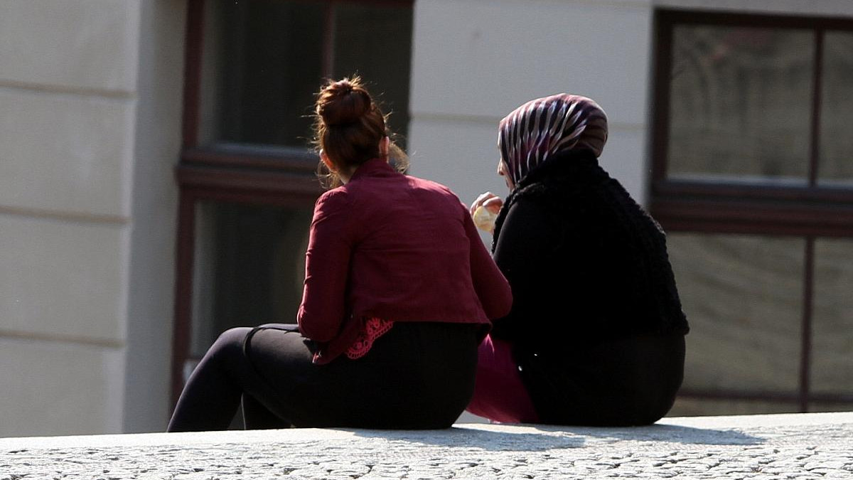 Land-stellt-klar-Schulen-d-rfen-Kopft-cher-nicht-verbieten