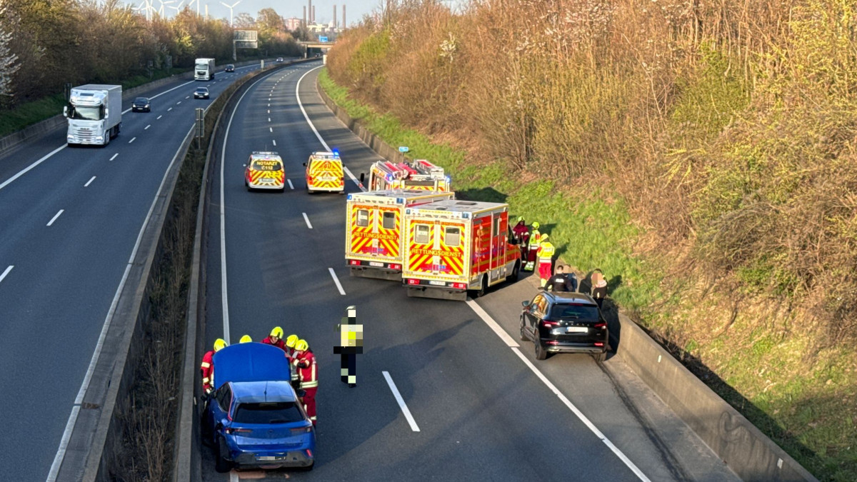Best HD Pictures about  Unfall A39 Salzgitter Heute  with No AI Images