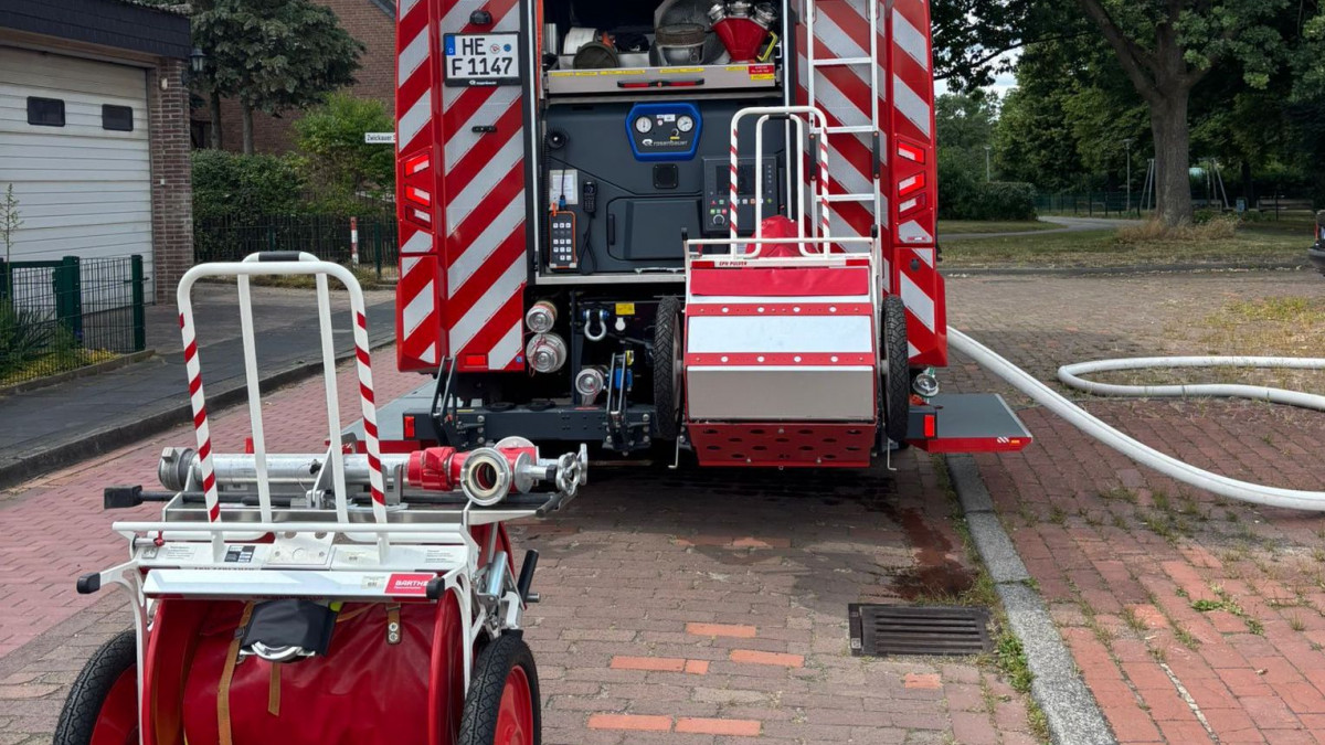 Unkraut-verbrannt-Hecke-fing-Feuer