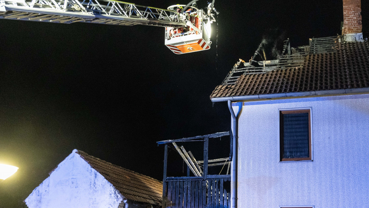 Weiterer-Dachstuhlbrand-am-sp-ten-Mittwochabend