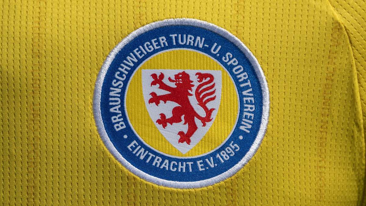 2-Bundesliga-Magdeburg-schl-gt-Braunschweig