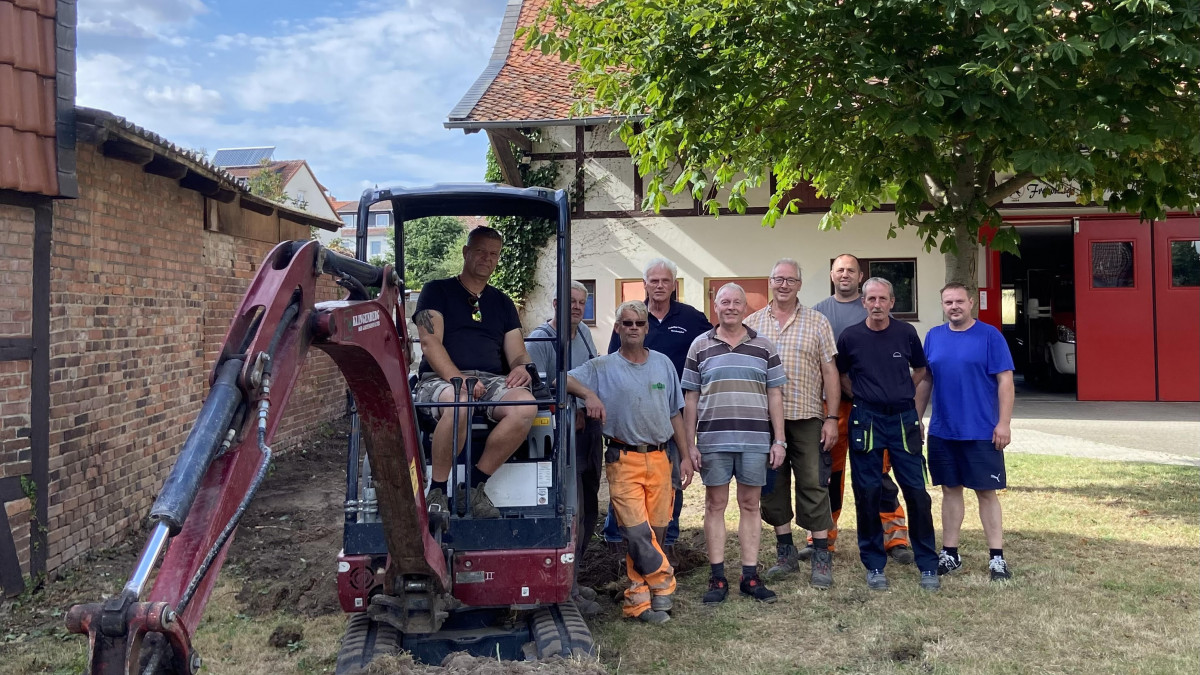 Erster-Spatenstich-f-r-Kleines-Spritzenhaus-in-Werlaburgdorf