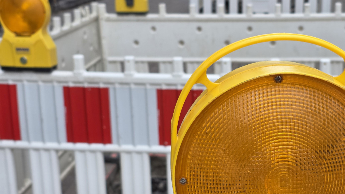 Erleichterung-f-r-Verkehrsteilnehmer-Diese-Stra-e-wird-wieder-freigegeben