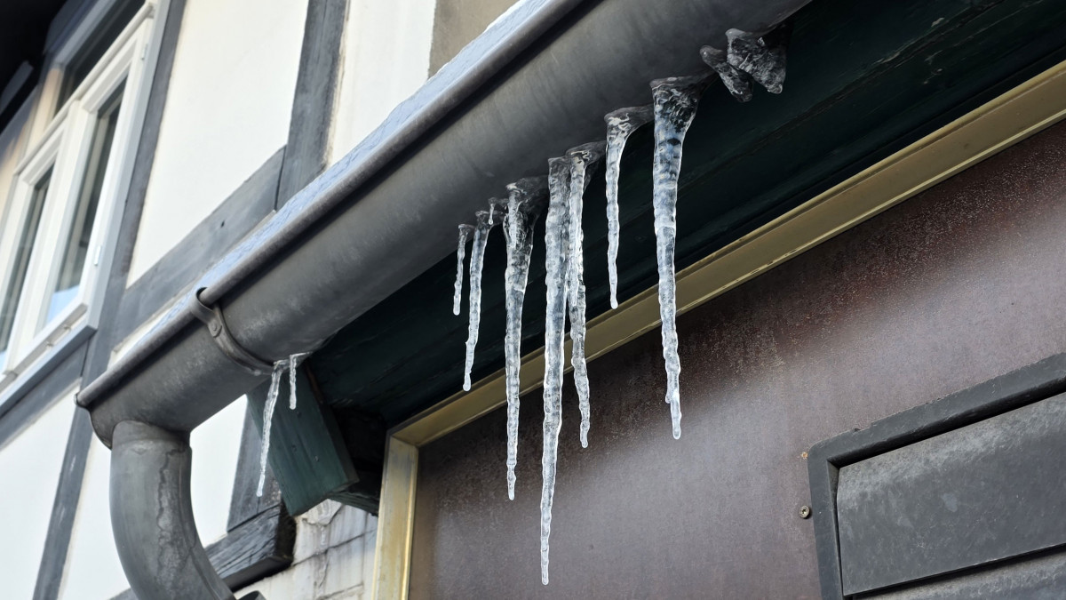 Schnee-und-Eisregen-Schule-im-Landkreis-Helmstedt-f-llt-Montag-aus