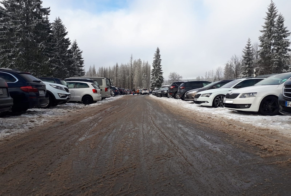 Winterwochenende-im-Harz-sorgt-f-r-Staus-und-volle-Parkpl-tze