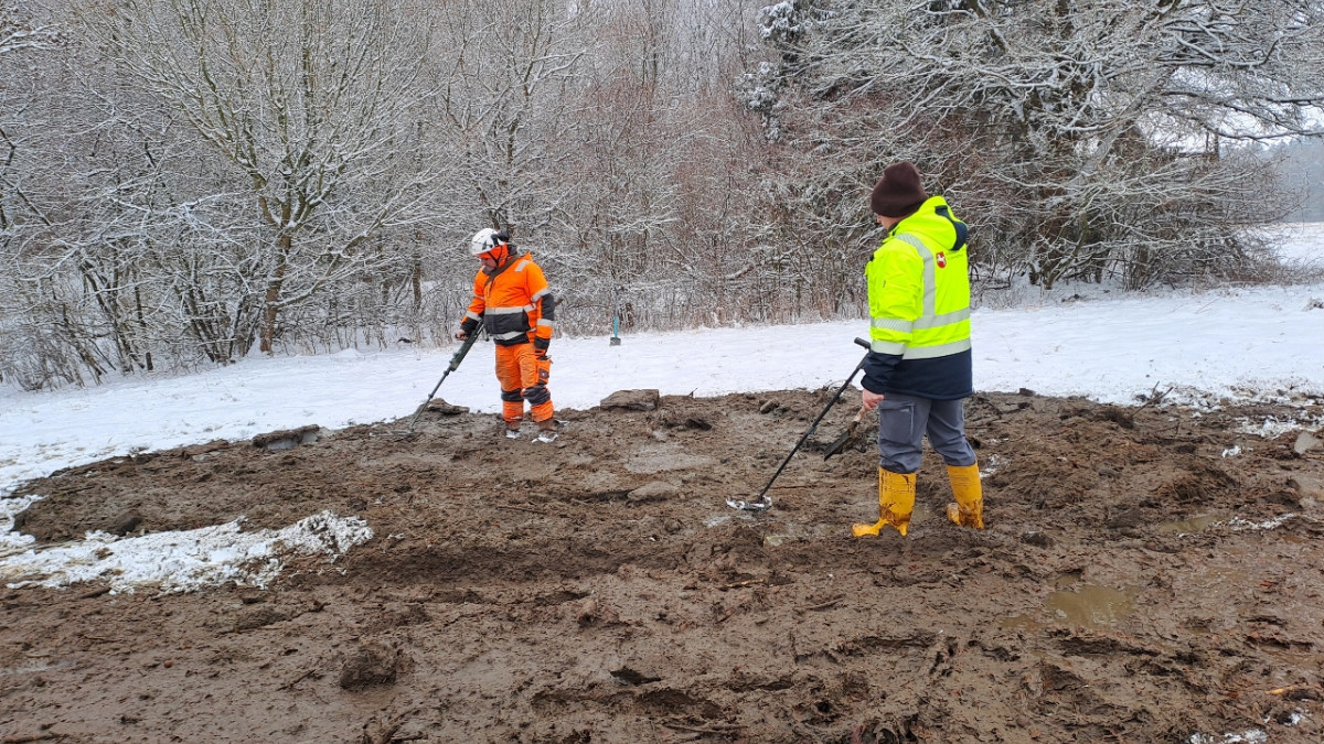 Bagger-sind-aktiv-Arch-ologen-hoffen-auf-Sch-tze-aus-dem-alten-Lustgarten