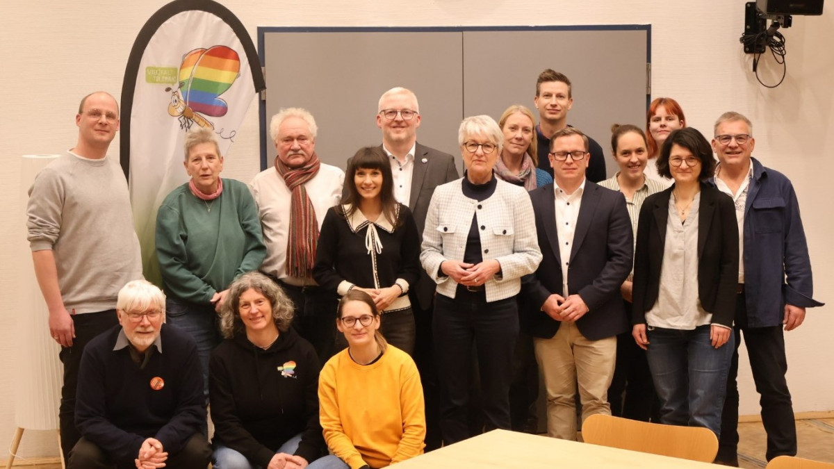 Dieses-B-ndnis-setzt-sich-f-r-Demokratie-und-Vielfalt-ein