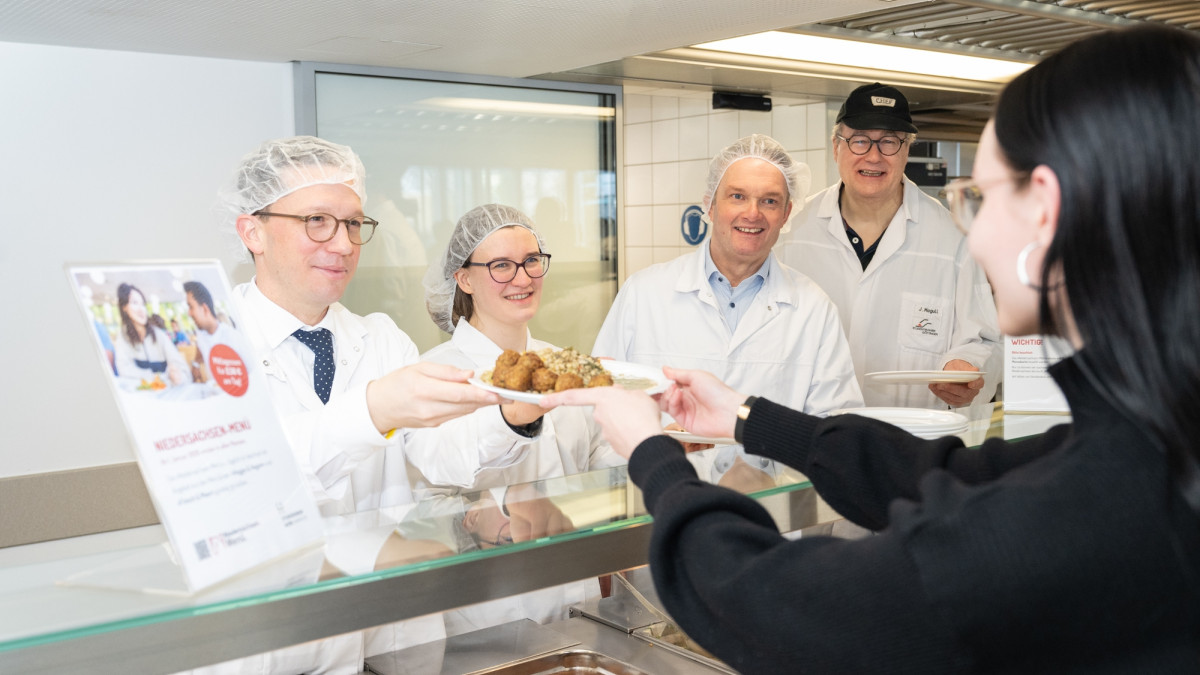 G-nstiges-Niedersachen-Men-f-r-Studenten-kehrt-zur-ck