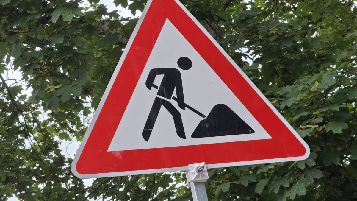 Hier-starten-morgen-Bauarbeiten-Einm-ndung-gesperrt