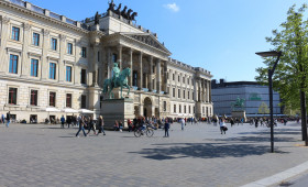 Frust zum Tag der Niedersachsen: Café in Braunschweig muss Terrasse räumen