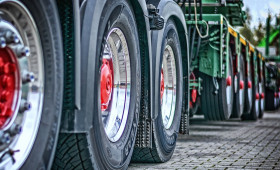 Wolfsburg: Schwertransport sorgt für Staunen