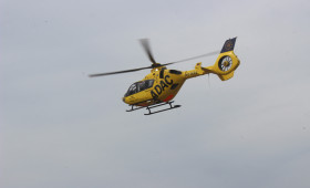 Unfall auf der B188 bei Wolfsburg: Motorradfahrer (80) schwer verletzt