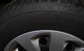 Diebstahl auf Campingplatz in Rhüden: Unbekannte bauen Räder von Auto ab