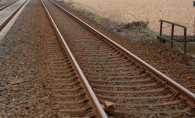 Leichtsinn auf Gleisen endet fast in einer Tragödie