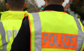 Wolfsburg: Aggressiver Mieter greift Polizisten an