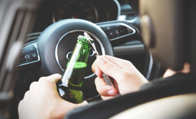 Kreis Gifhorn: Betrunkener Autofahrer baut Unfall und geht zu Fuß weiter
