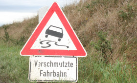 Wer haftet bei verschmutzten Straßen? Das gilt zur Erntezeit