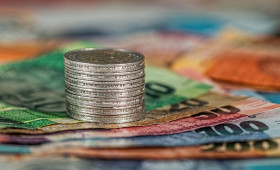 Einkommen und Stundenlohn: Ostdeutschland im Vergleich