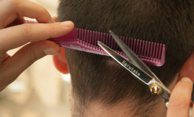 Schwarzarbeit: Kontrollen bei Friseur-Betrieben im Kreis Peine