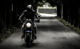 Kreis Gifhorn: Motorradfahrer stürzt und verletzt sich schwer