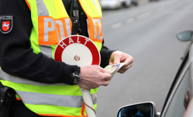 Mit 1,2 Promille am Steuer: Polizei stoppt Fahrer in Cremlingen