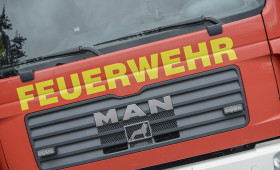 Arbeitsunfall in Braunschweig: 2,5-Tonnen-Fahrzeug begräbt Mann unter sich