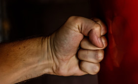 Braunschweig: Aggressiver Mann greift Straßenbahnfahrerin an
