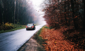 ADAC gibt Tipps für die sichere Fahrt im Herbst