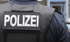 Hedeper: Verkehrszeichen gerammt - Polizei sucht flüchtigen Mazda-Fahrer