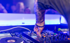 Spiele und Musik in der Jugendkulturwerkstatt Forellenhof