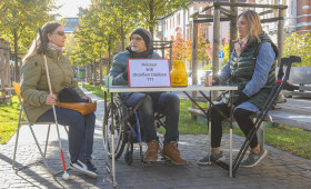 Petra Bognitz, Torsten Busch und Carolin Rattunde (von links) vom Arbeitskreis "Quartier barrierefrei" werden durch Barrieren oft ausgegrenzt.