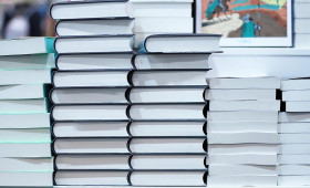 DDR-Schulbücher: Digitalisierung für die Forschung in Braunschweig
