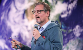 Eckart von Hirschhausen spricht beim Wolfenbütteler Klimaforum