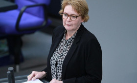 Innenministerin verkündet: Waffenverbot für den ÖPNV kommt