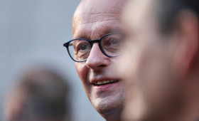 Insa: Union verkürzt Abstand zur AfD leicht