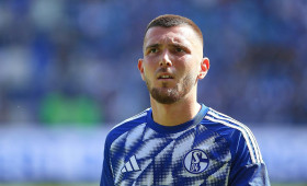 2. Bundesliga: Schalke gewinnt Topspiel - Arminia zerlegt KSC