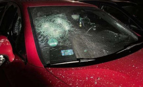 Unbekannte zerstören Porsche in Helmstedt