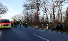 Peine: Autofahrerin überschlägt sich auf der Kreisstraße 47