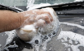Auto zuhause waschen – diese Regeln sollten Sie kennen
