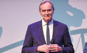 Burkhard Jung kehrt als Städtetags-Präsident zurück