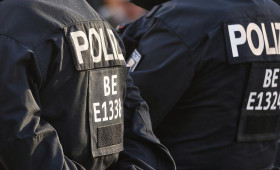 Unbekannter beschmiert Garagentor in Kreiensen mit rechtsextremen Symbolen