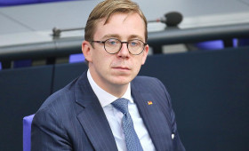 Amthor bekräftigt Zweifel an Brosius-Gersdorf