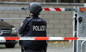 Kinder werfen Steine auf Autos an B 51 in Diepholz