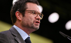Buschmann sieht Ansehen des Verfassungsgerichts in Gefahr